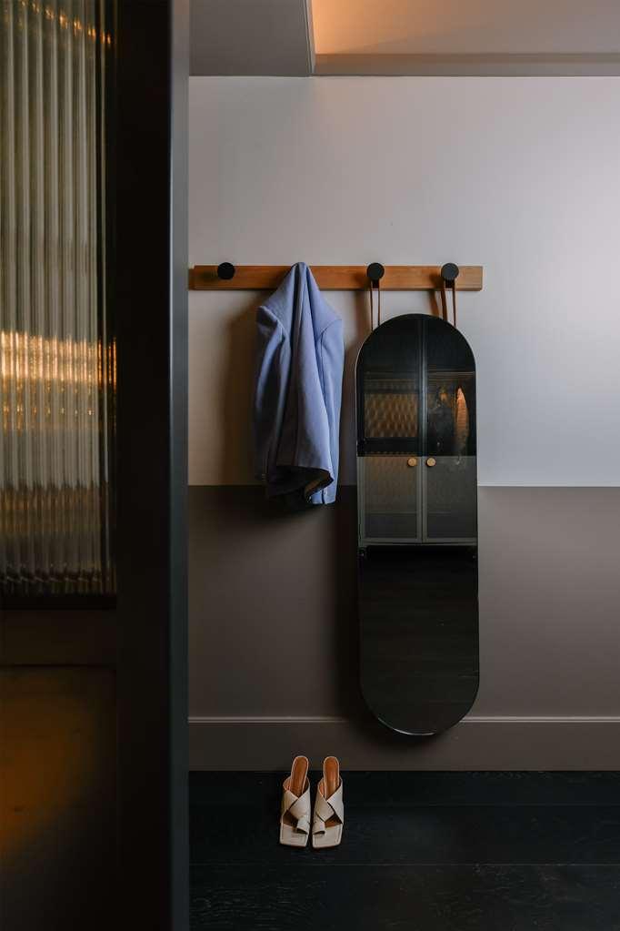 Hotel Qt Newcastle Pokój zdjęcie A coat rack
